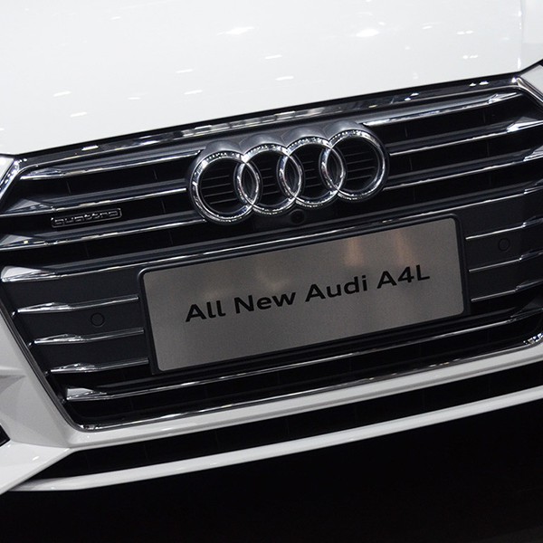 长春奥迪A4L内饰改装电器升级实体店 - 