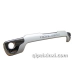 汉兰达奶白后杠