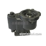 接小泵(25)取力器