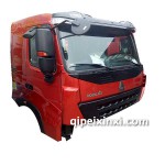 重汽豪沃A7驾驶室红色