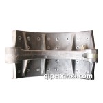 一汽蹄铁后右（刹车盔）