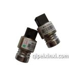 豪沃08款車速傳感器