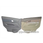 五菱鴻途前門板