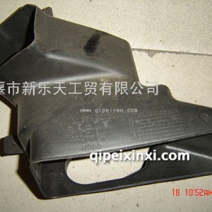 8102055-C0100下中间出风管-