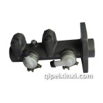 一汽哈輕1047剎車(chē)總泵