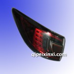 馬自達(dá)睿翼尾燈