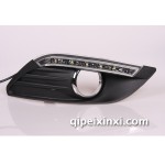 福克斯三廂日行燈