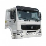 白色重汽豪沃駕駛室
