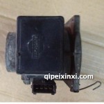 日產(chǎn)拆車件-藍(lán)鳥空氣流量計