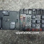 保險(xiǎn)絲盒總成附帶繼電器3722100-432