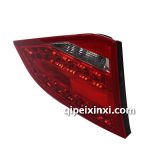 A4L（B8）尾灯 内