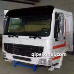 豪沃駕駛室經典奔馳白