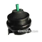 前支点（前机胶）