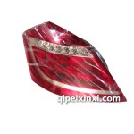 14款帝豪后尾燈