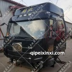 新領(lǐng)航（珠光黑）500馬力J6駕駛室