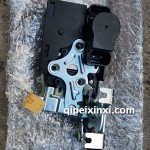 金杯750-斯威X7车门锁块