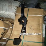 哈轻小解放离合器踏板