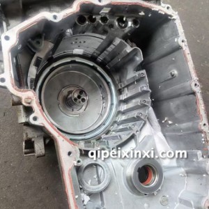 福特蒙迪欧排量1.5T更换变速箱中壳 福特蒙迪欧排量1.5T更换变速箱中壳