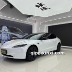 特斯拉model3贴康得新铠甲车衣