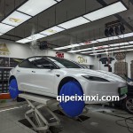 特斯拉model3装贴潮牌珠光白改色膜